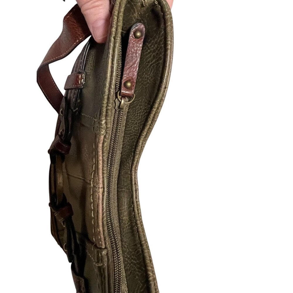 B.O.C Womens Two-Tone Faux Leather Crossbody Bag Purse With Adjustable Strap - Picture 7 of 13